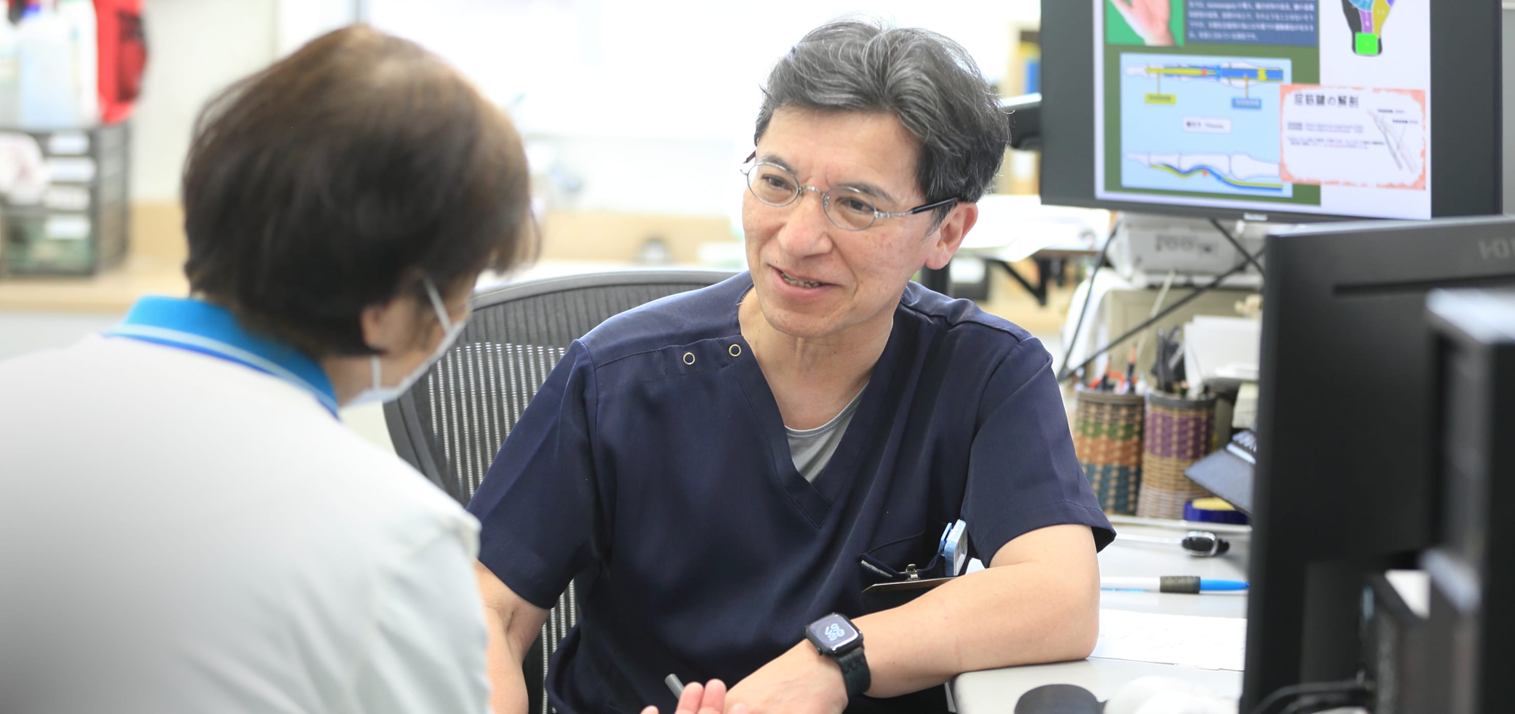 医師による診察の様子